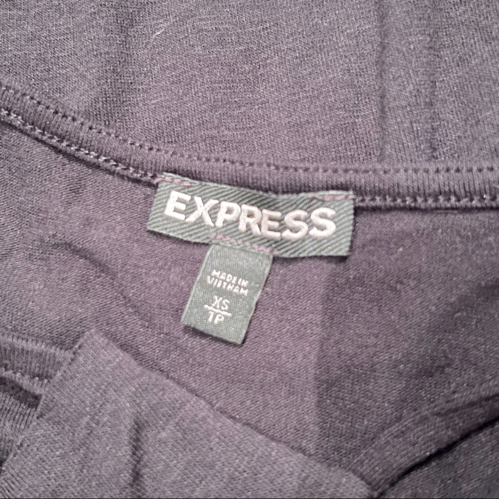 🚨Express Ruffle Tank🚨 - Picture 5 of 7